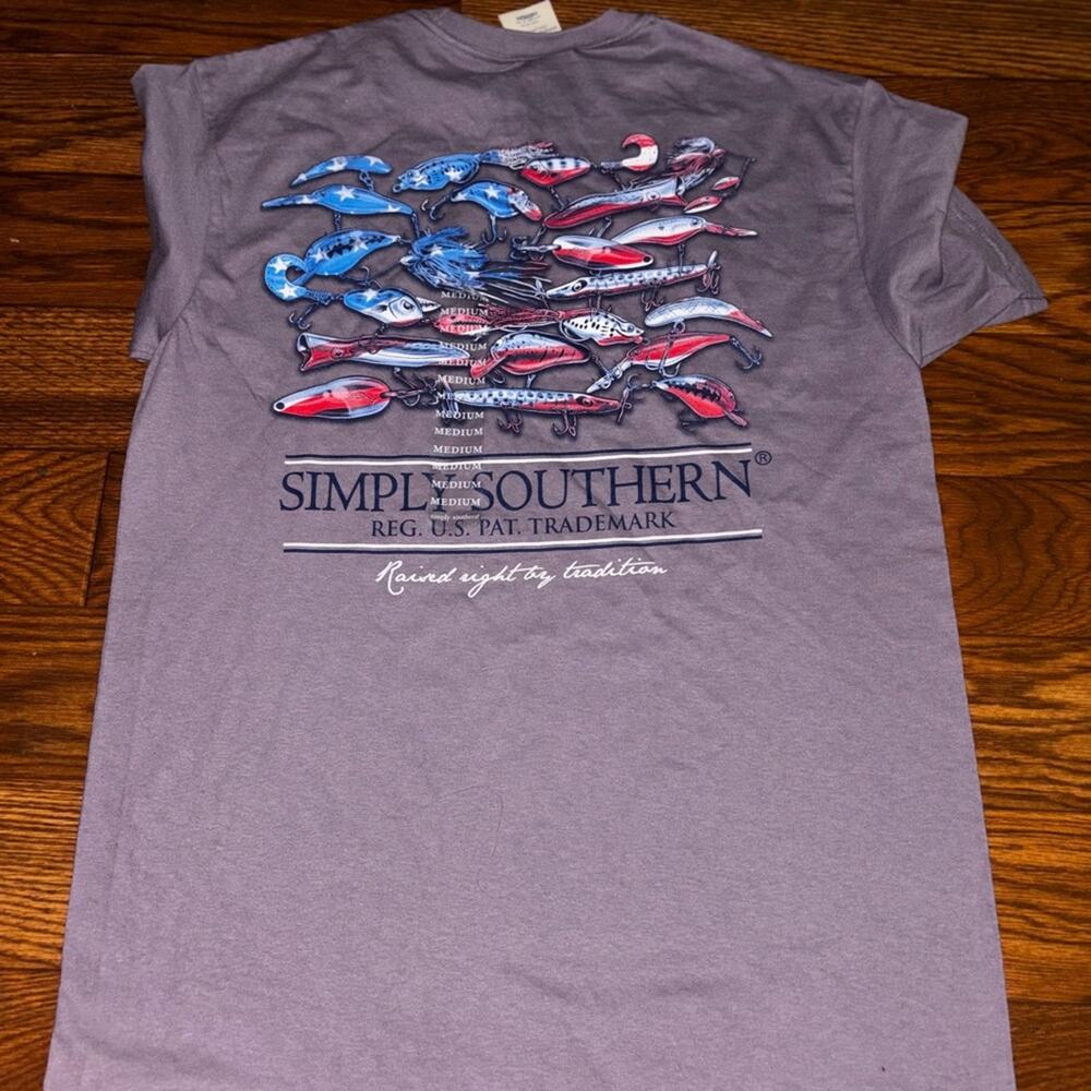 SIMPLY SOUTHERN FISHING LURES USA UNISEX T-SHIRT size medium new with tags